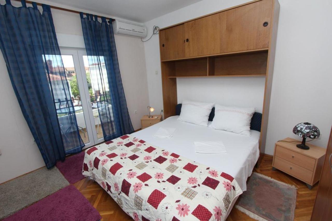 Rooms And Apartments Sally Rovinj Exterior foto
