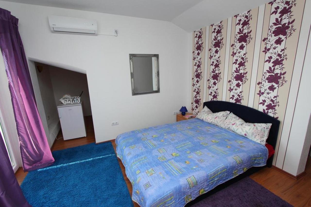 Rooms And Apartments Sally Rovinj Exterior foto