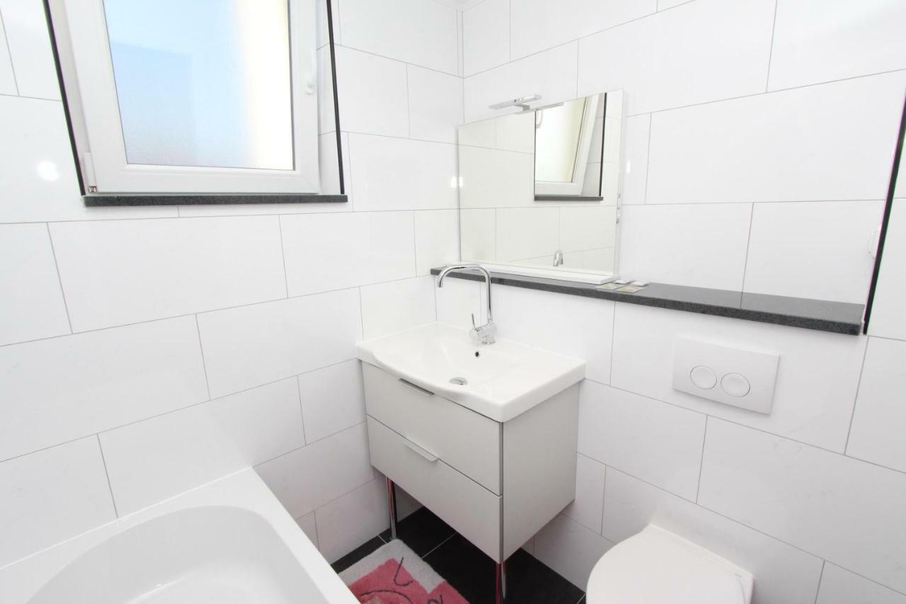 Rooms And Apartments Sally Rovinj Exterior foto